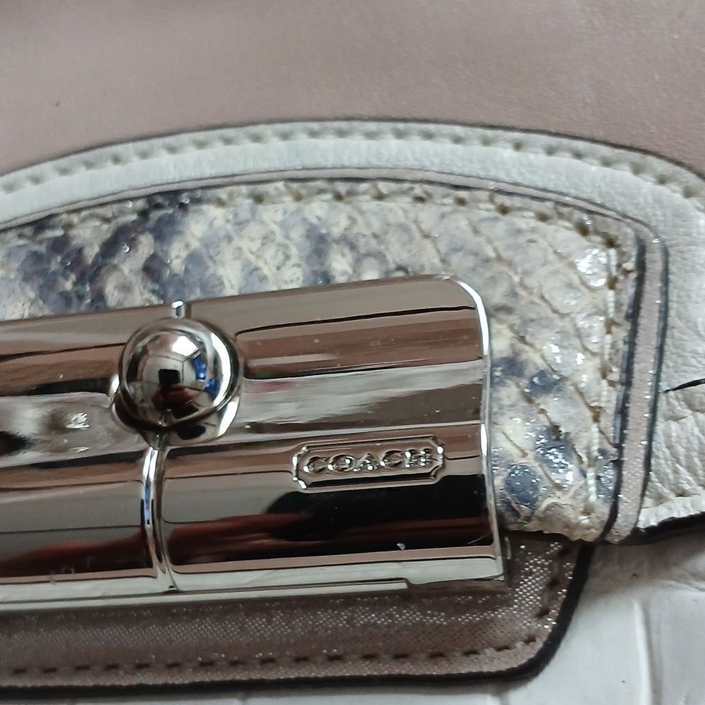 Coach   - Picture 3 of 9